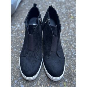 Eva & Zoe Womens Black Faux Suede Hidden Wedge Sneakers Side Zip Booties Size 8
